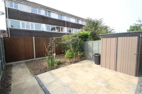 4 bedroom maisonette to rent, Avon Square, Hemel Hempstead