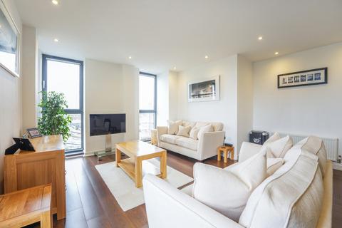 2 bedroom apartment for sale, Lumiere Apartments St. John's Hill, London, SW11