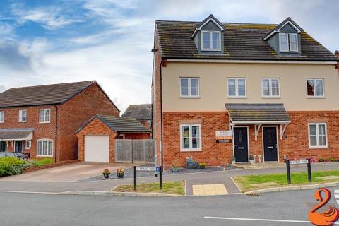 3 bedroom semi-detached house for sale, Ypres Way, Evesham