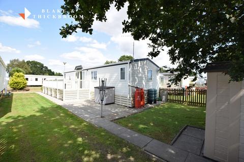 2 bedroom static caravan for sale, Firs Park, 29-31 London Road, Little Clacton