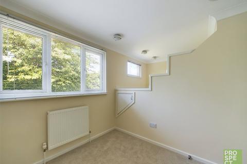 4 Arncliffe, Bracknell, RG12 7SA