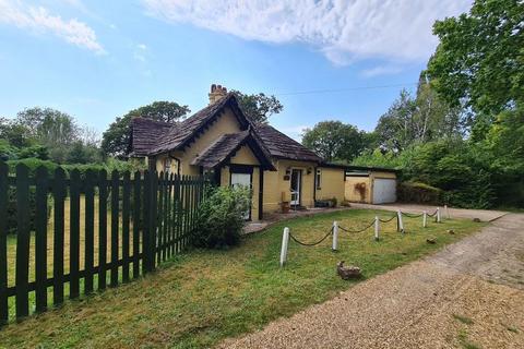 3 bedroom cottage for sale, Commonside, Great Bookham KT23