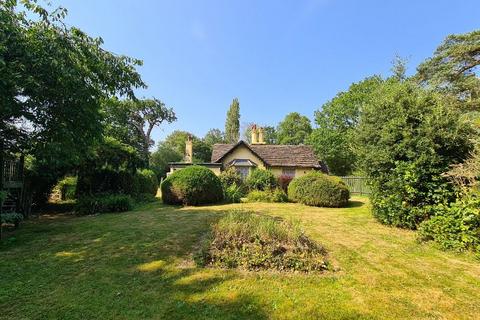 Old Gamekeepers Cottage Commonside, Great Bookham, Leatherhead, KT23 3LA