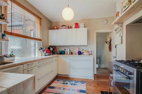 2 bedroom apartment for sale, Fleeming Road, Walthamstow, London, E17