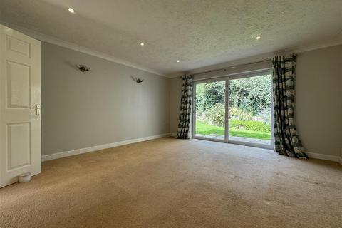 8 Kings Park, Chulmleigh, EX18 7DJ