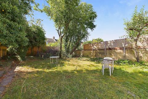 28 Broadfield Road, London, SE6 1NE
