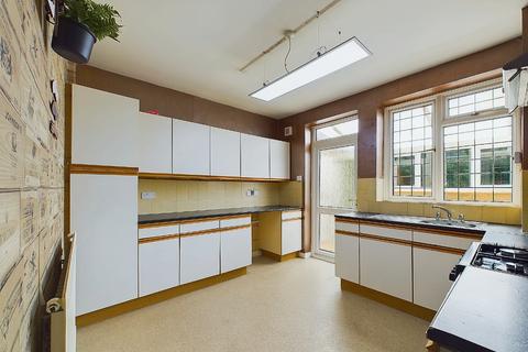 28 Broadfield Road, London, SE6 1NE