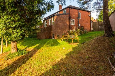35 Springbank Crescent, Headingley, Leeds, LS6 1AB