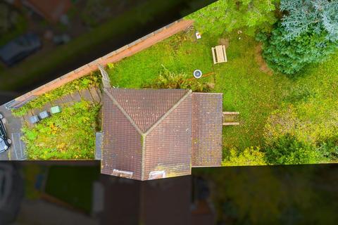 35 Springbank Crescent, Headingley, Leeds, LS6 1AB