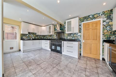 6 bedroom detached house for sale, Henson Close, Orpington