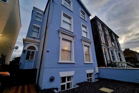 1 bedroom apartment to rent, St. Mildreds Road, Ramsgate CT11