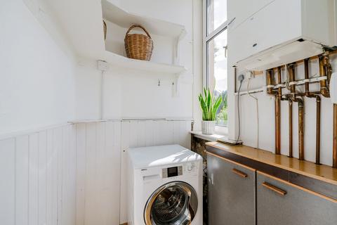 Flat 1, 120 Mcdonald Road, Edinburgh, EH7 4NQ