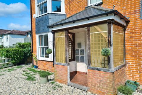 2 bedroom ground floor flat for sale, Southampton Road, Lyndhurst SO43