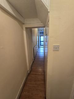 Studio to rent, Studio Flat KATHERINE ROAD £1300 E6