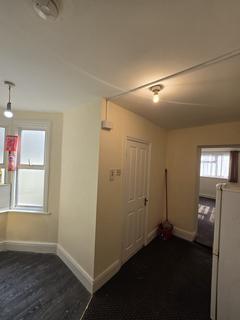 Studio to rent, Studio Flat KATHERINE ROAD £1300 E6