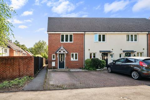 3 bedroom end of terrace house for sale, Skippetts Gardens, Basingstoke