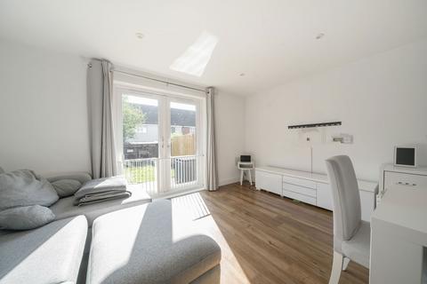 3 bedroom end of terrace house for sale, Skippetts Gardens, Basingstoke