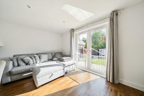 3 bedroom end of terrace house for sale, Skippetts Gardens, Basingstoke