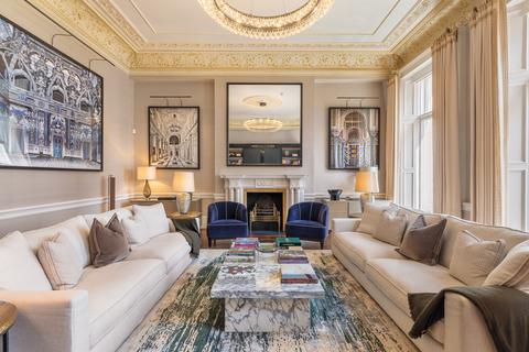 4 bedroom flat for sale, Ennismore Gardens, London SW7