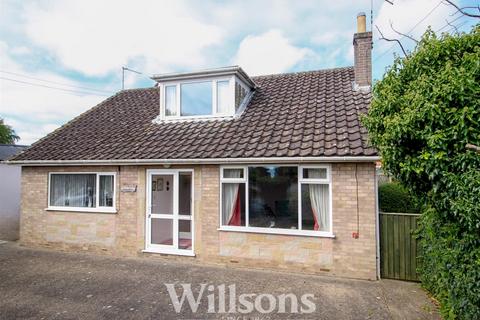 3 bedroom detached bungalow for sale, East End, Burgh Le Marsh, Skegness