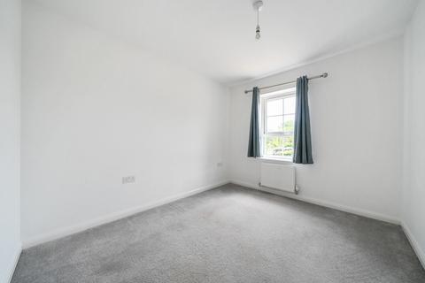 3 bedroom semi-detached house to rent, Doris Bunting Road, Romsey SO51