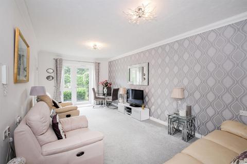 2 bedroom retirement property for sale, King Henry Lodge, Hall Lane, Chingford