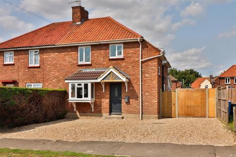 3 bedroom semi-detached house for sale, Bradfield Crescent, Hadleigh, Ipswich