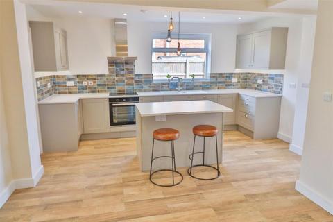 3 Bradfield Crescent, Hadleigh, Ipswich, IP7 5ET