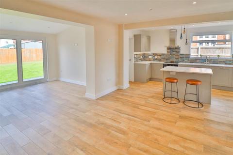 3 Bradfield Crescent, Hadleigh, Ipswich, IP7 5ET