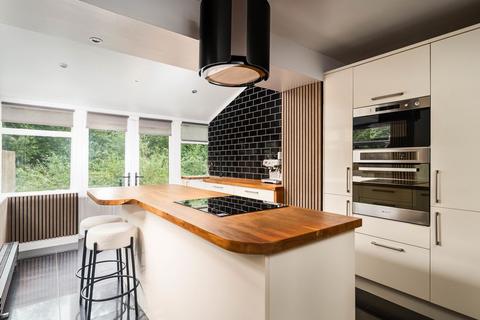 73 Brookfield View, Cleckheaton, BD19 4ES