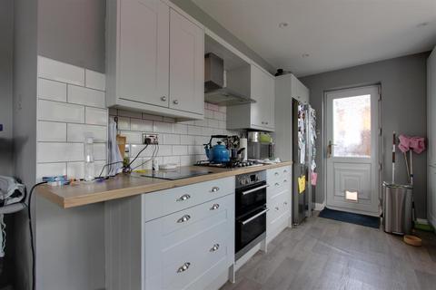 7 Buckingham Road, Tring, HP23 4HG