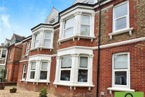 2 bedroom flat for sale, Richmond Avenue, West Sussex PO21