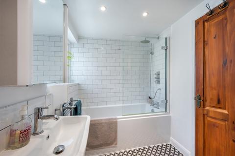 23b Adys Road, London, SE15 4DX
