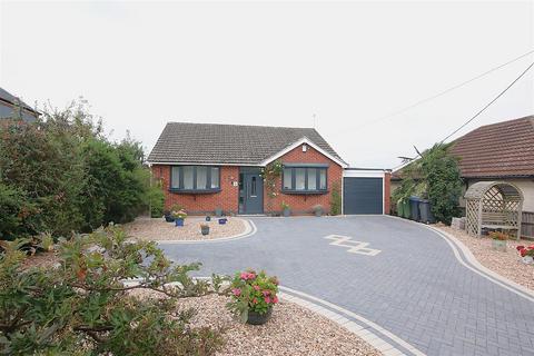 2 bedroom detached bungalow for sale, Lutterworth Road, Brinklow CV23