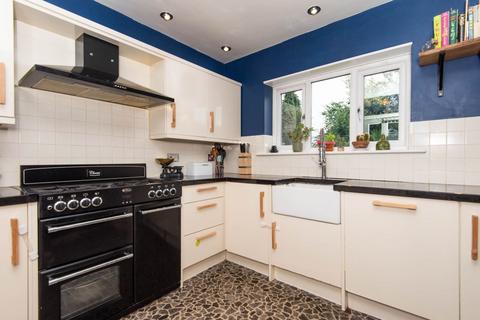 61 Ashgate Road, Chesterfield, S40 4AH