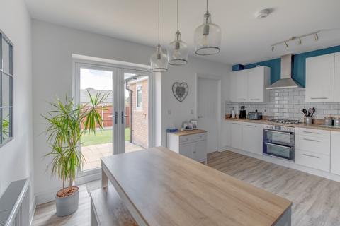 1 Lancaster Way, Cofton Hackett, Birmingham, B45 8FZ