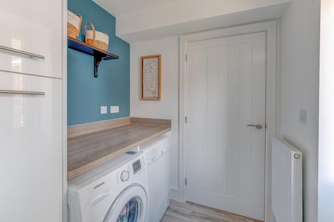 1 Lancaster Way, Cofton Hackett, Birmingham, B45 8FZ