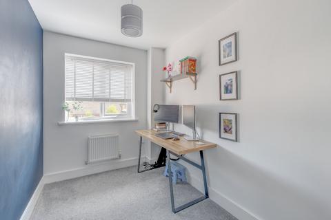 1 Lancaster Way, Cofton Hackett, Birmingham, B45 8FZ