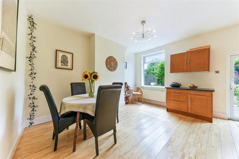 3 bedroom house for sale, Lyveden Road, Colliers Wood SW17