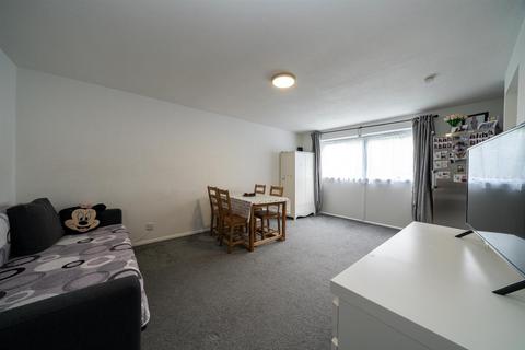 2 bedroom flat for sale, Kimpton Close, Hemel Hempstead