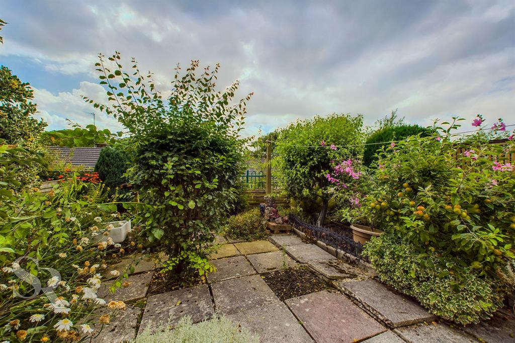 Lower Garden Patio Area