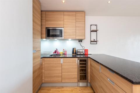 2 bedroom apartment for sale, Aerodrome Road, Colindale, NW9