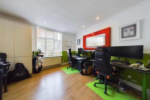 38 Balmoral Road, Northampton, NN2 6LA