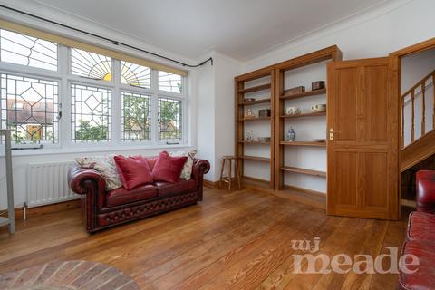 4 bedroom semi-detached house for sale, Larkshall Crescent, Highams Park, E4