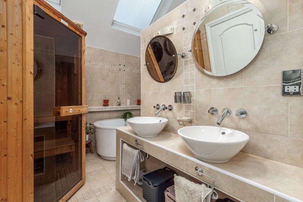 Ensuite