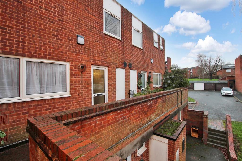 Winyates Centre, Redditch, B98 0NR 3 bed terraced house to rent £825