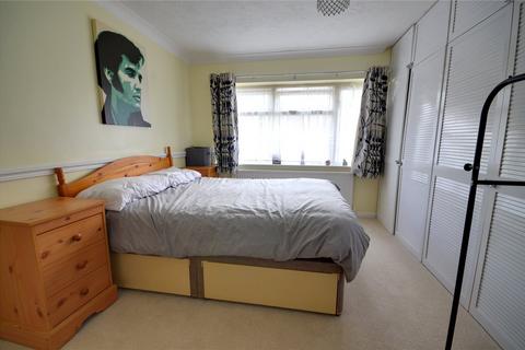 40 Felbridge Close, East Grinstead, RH19 2BN