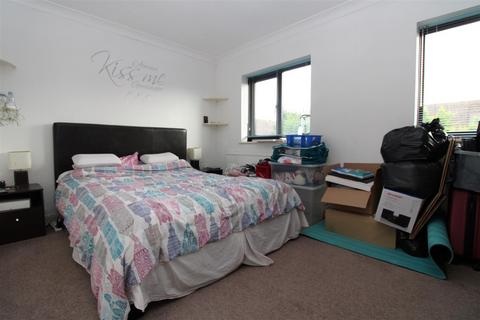 2 bedroom semi-detached house to rent, Wakehurst Place, Rustington, Littlehampton