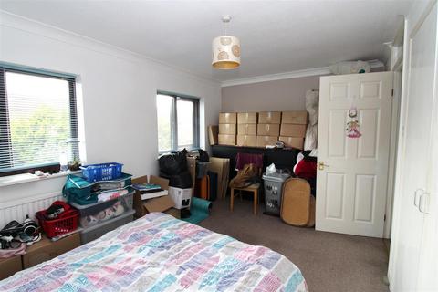 2 bedroom semi-detached house to rent, Wakehurst Place, Rustington, Littlehampton