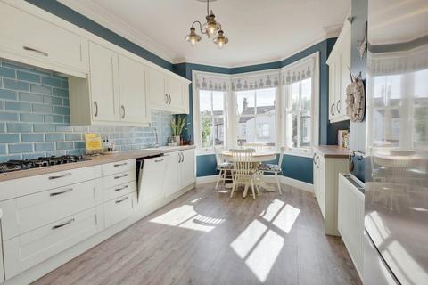 50a Elderton Road, Westcliff-on-sea, SS0 8AQ